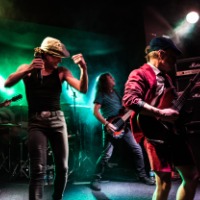 AC/DC UK 200
